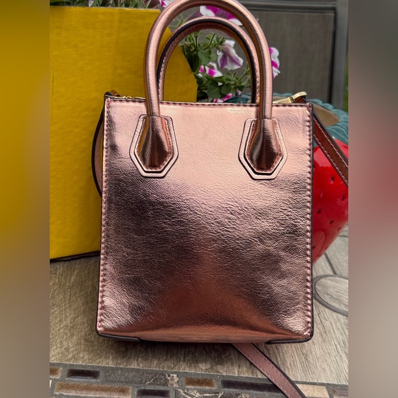 NWOT!Michael Kors Rose Gold Mini Bag w/ Luxe Finish Metallic Rose Gold - Picture 2 of 7